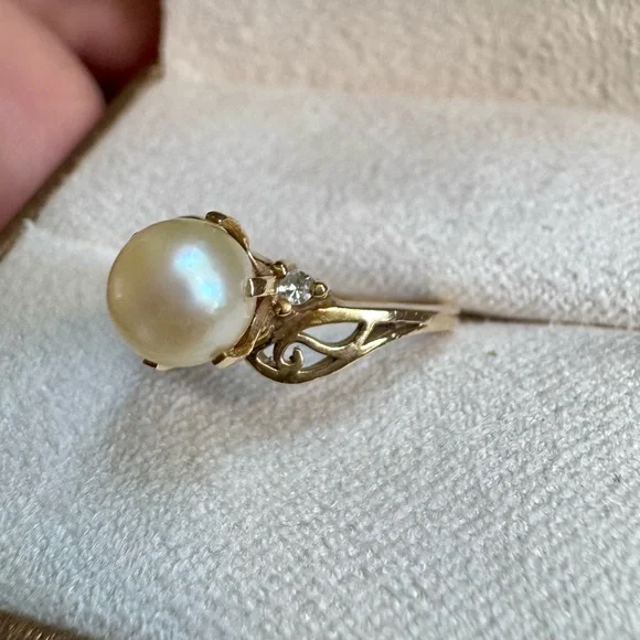 Elegant 10k Yellow Gold, Pearl and Diamond Women’s Ring, Sz. 6